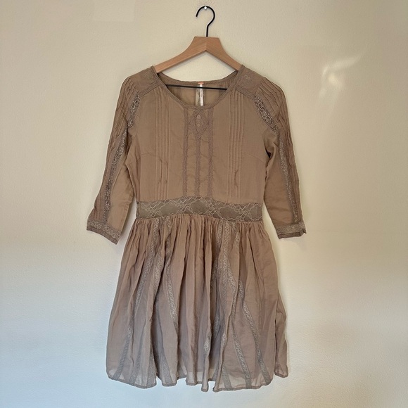 FREE PEOPLE Tan Lace Dress - Picture 1 of 6
